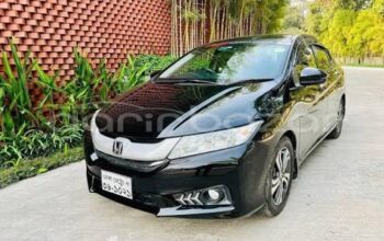 Urgent Sale: Honda Grace EX Package 2015 – Emergency Price