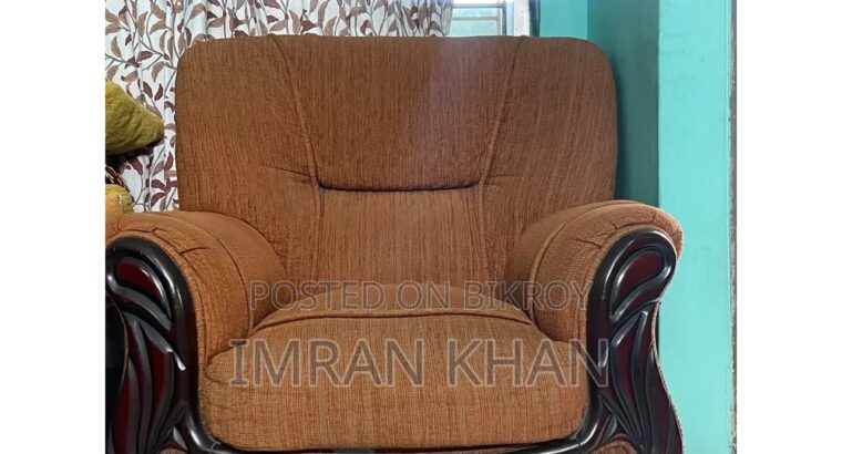 Old Sofa Set